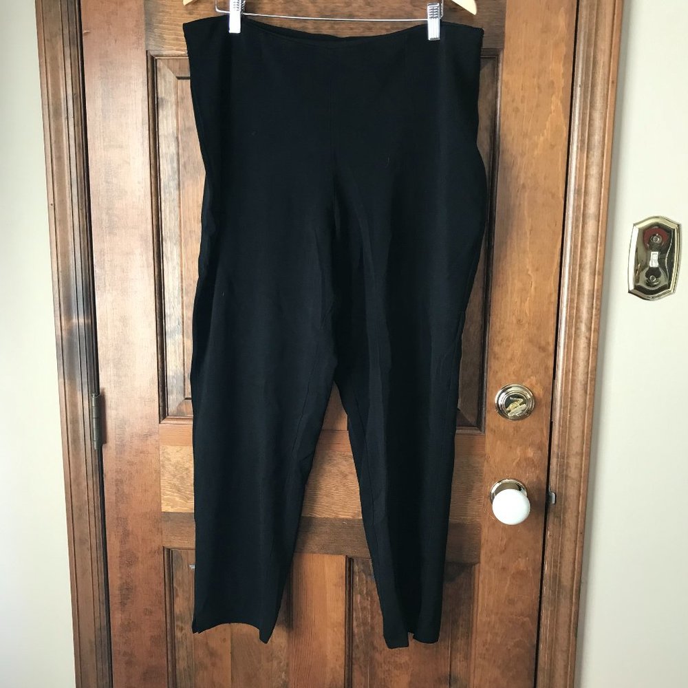 Women’s Black Pull-On Ponte Pants